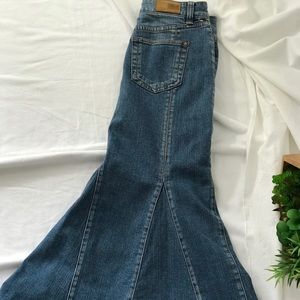 Tommy Hilfiger Flared Bottom Jean Skirt